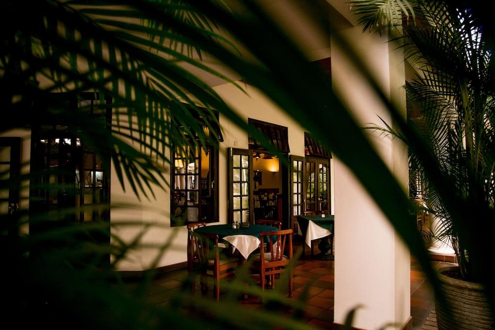 Bronte Hotel Harare Zewnętrze zdjęcie