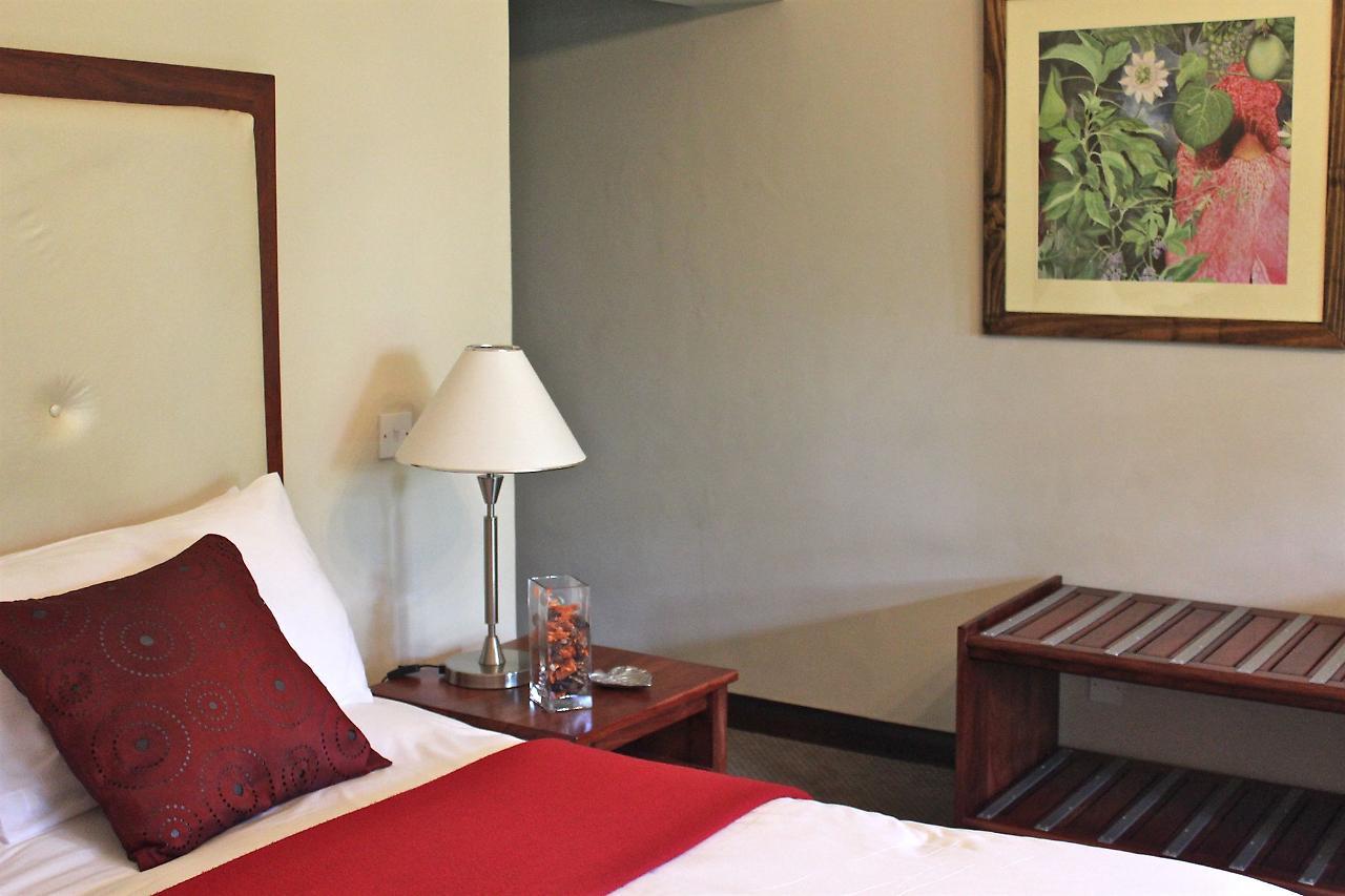 Bronte Hotel Harare Zewnętrze zdjęcie