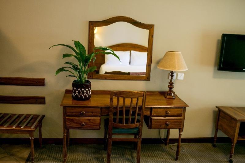 Bronte Hotel Harare Zewnętrze zdjęcie